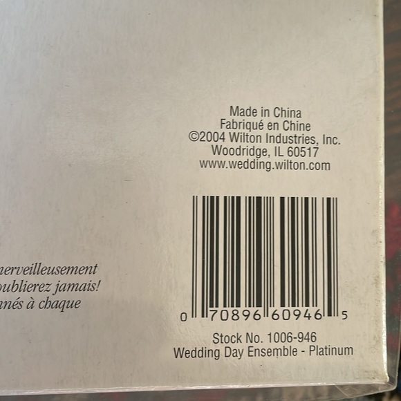 Wilton Wedding Day Ensemble Guest Book Pen, and Silver Frame - Picture 7 of 10